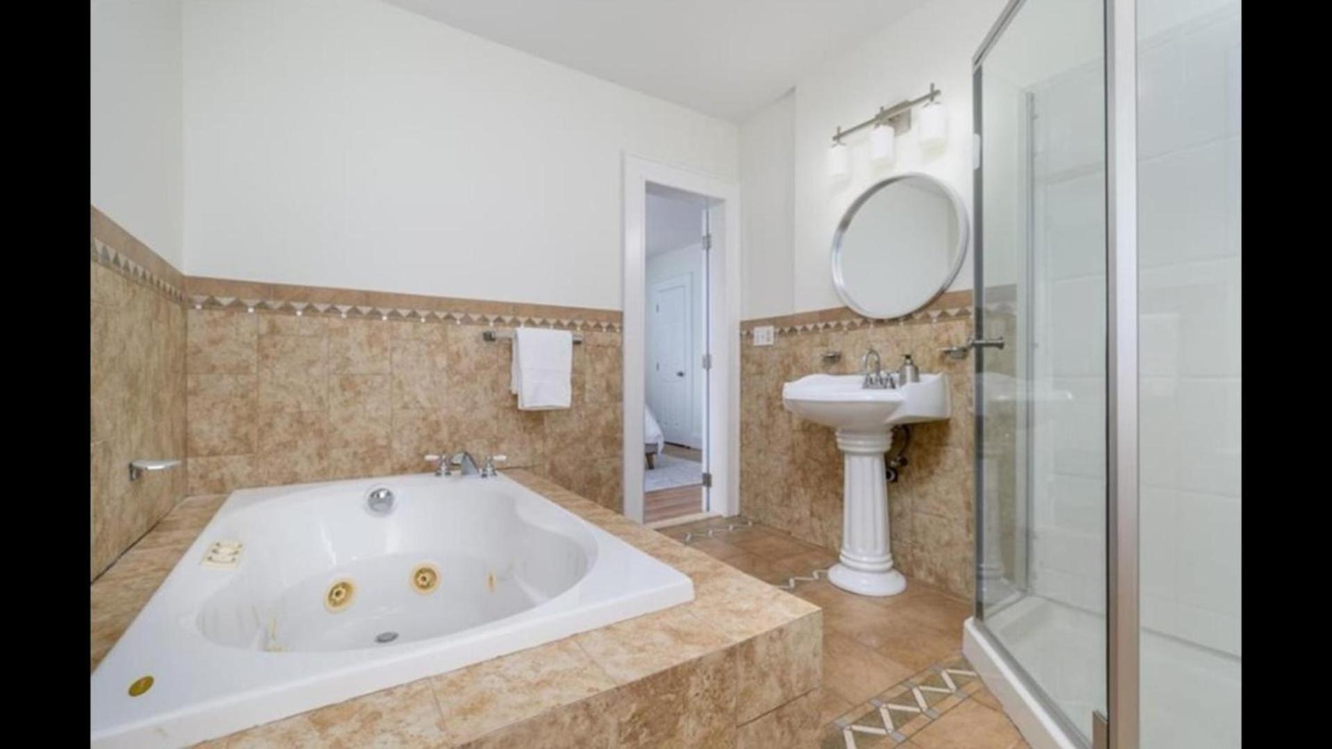 Black Rock Home - 4 Bed - Jacuzzi Bath - Beach Bridgeport Buitenkant foto