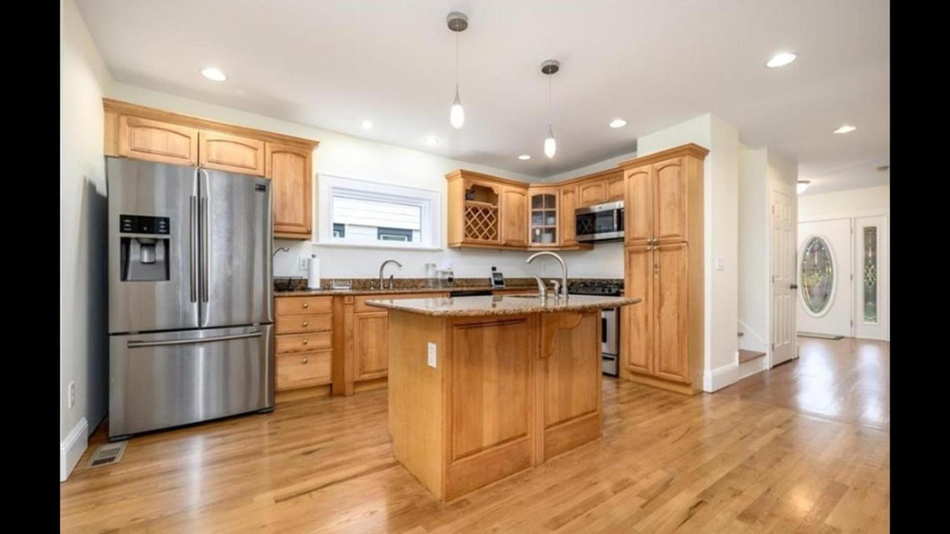 Black Rock Home - 4 Bed - Jacuzzi Bath - Beach Bridgeport Buitenkant foto