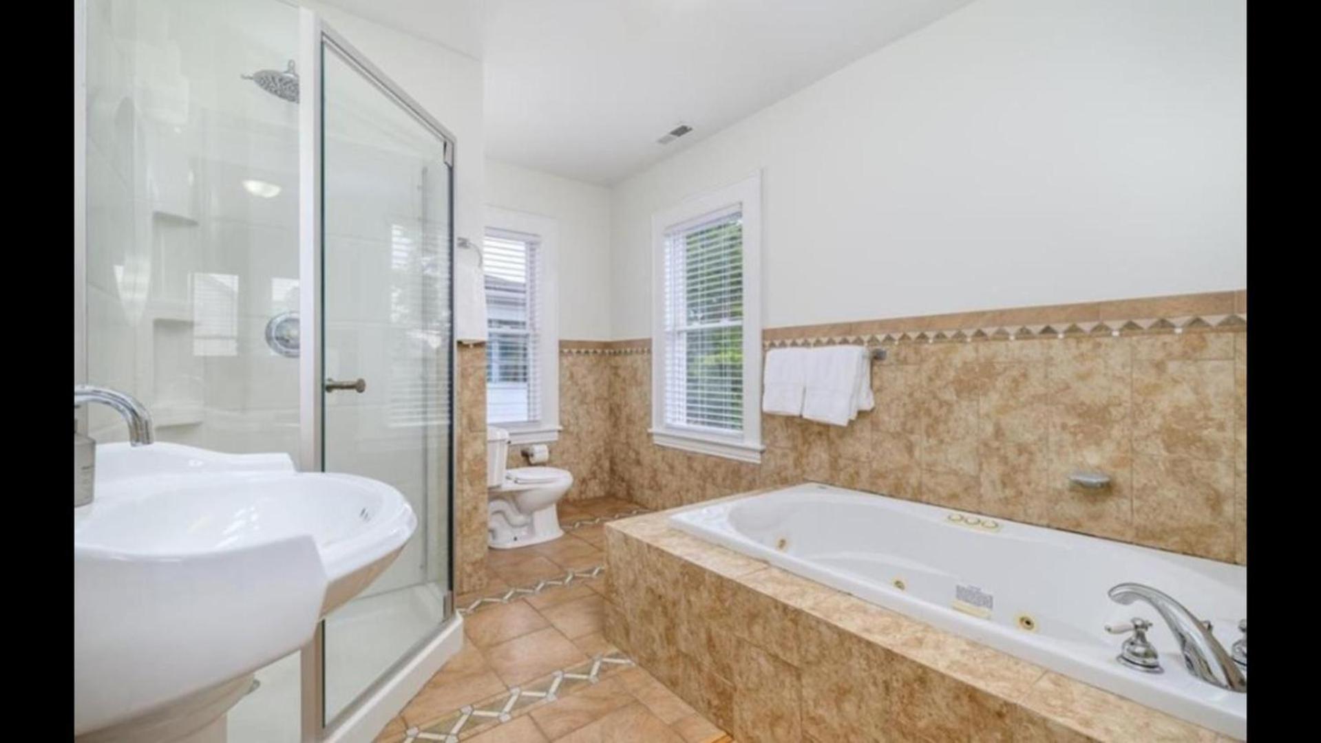 Black Rock Home - 4 Bed - Jacuzzi Bath - Beach Bridgeport Buitenkant foto