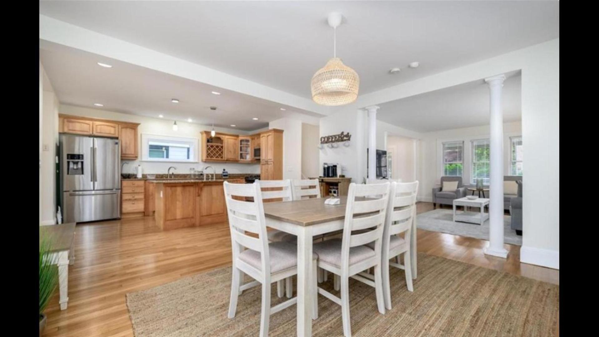 Black Rock Home - 4 Bed - Jacuzzi Bath - Beach Bridgeport Buitenkant foto