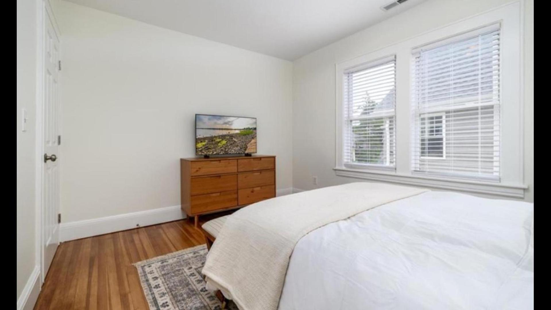Black Rock Home - 4 Bed - Jacuzzi Bath - Beach Bridgeport Buitenkant foto